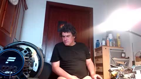 divitimido online show from February 4, 2026, 5:02 am