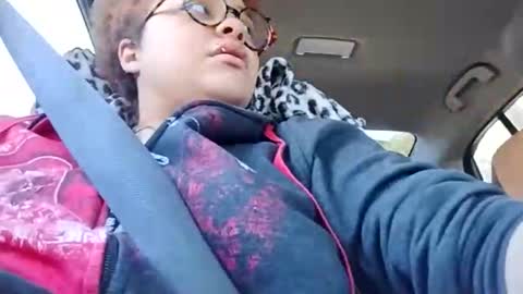 dizzinsweatyy online show from November 3, 2025, 8:21 pm