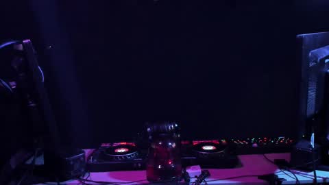 Snapshot of dj_capitain_claw chatting on February 1, 2025, 12:07 am Adrian Arturo online show from February 1, 2025, 12:07 am