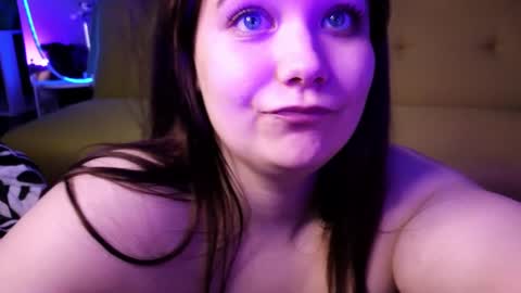 Snapshot of djennapalme chatting on January 26, 2025, 12:22 pm Jenia online show from January 26, 2025, 12:22 pm