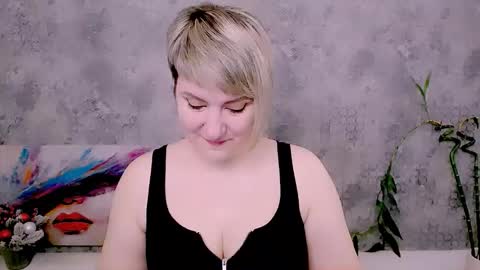 djullia online show from December 14, 2025, 5:13 am