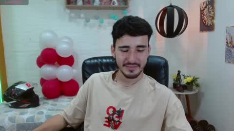 Snapshot of dmitrisanders1 chatting on February 26, 2025, 9:05 pm Maybe in pvt online show from February 26, 2025, 9:05 pm