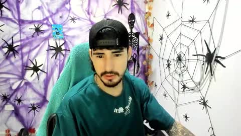 Snapshot of dmitrisanders1 chatting on December 14, 2025, 2:00 pm Maybe in pvt online show from December 14, 2025, 2:00 pm