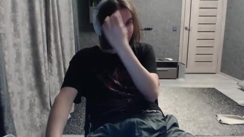 dmitriy250 online show from November 12, 2025, 2:34 am