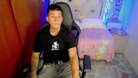 Snapshot of dmitryy_ chatting on February 25, 2026, 6:17 pm DMITRY online show from February 25, 2026, 6:17 pm