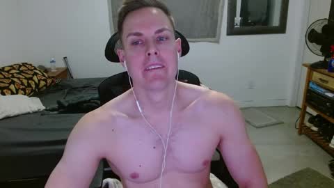Snapshot of dmoney212 chatting on May 9, 2026, 7:13 am dmoney212 online show from May 9, 2026, 7:13 am
