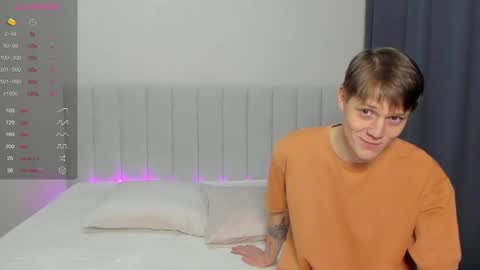 Polly and Kiriko online show from December 18, 2025, 12:11 pm