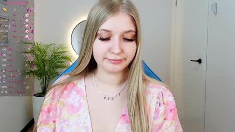 Snapshot of do_u_want_alice chatting on February 14, 2025, 5:51 am Alice online show from February 14, 2025, 5:51 am