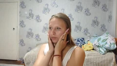 Snapshot of dodiebabikian chatting on October 9, 2025, 10:46 am Annie PVT IS OPEN online show from October 9, 2025, 10:46 am