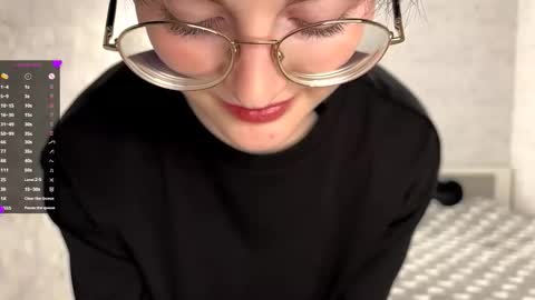 Snapshot of dodiebabikian chatting on October 17, 2025, 9:06 pm Annie PVT IS OPEN online show from October 17, 2025, 9:06 pm