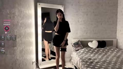 Snapshot of dodiebabikian chatting on October 21, 2025, 9:15 pm Annie PVT IS OPEN online show from October 21, 2025, 9:15 pm