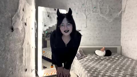 Snapshot of dodiebabikian chatting on October 26, 2025, 9:10 pm Annie PVT IS OPEN online show from October 26, 2025, 9:10 pm