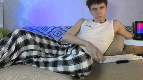 Alex online show from December 28, 2024, 3:37 pm