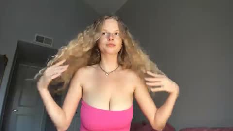 Snapshot of doeeyedpeach chatting on May 3, 2026, 10:05 pm doeeyedpeach online show from May 3, 2026, 10:05 pm