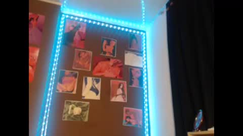 Snapshot of doeschi_fox chatting on April 23, 2026, 2:46 am doeschi_fox online show from April 23, 2026, 2:46 am