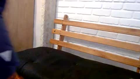 dogtattoo77 online show from October 19, 2025, 6:19 pm