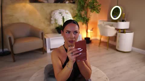 Monica online show from October 2, 2025, 9:27 am