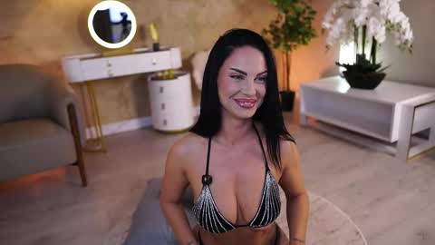 Monica online show from October 14, 2025, 9:21 am