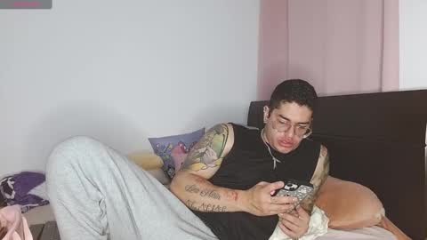 Auro and Santiago online show from January 15, 2025, 2:27 am