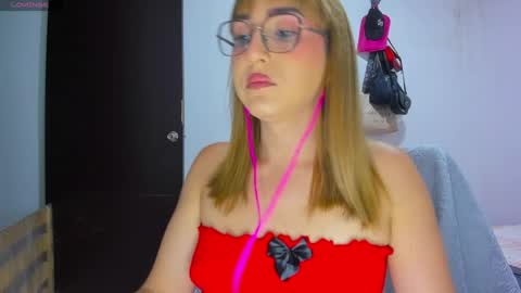 Snapshot of doll_andrea_ chatting on May 7, 2026, 2:39 am ANDREA online show from May 7, 2026, 2:39 am