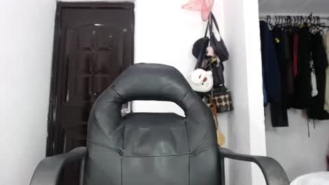 Snapshot of doll_dollys_ chatting on January 28, 2025, 8:26 pm doll_dollys_ online show from January 28, 2025, 8:26 pm