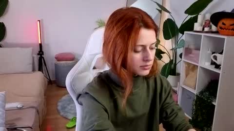 Your doll Lesli online show from October 19, 2025, 9:21 am