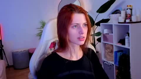 Your doll Lesli online show from December 4, 2025, 11:30 am