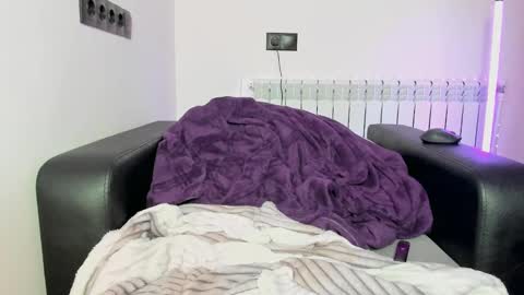 Kira online show from January 8, 2025, 1:53 am