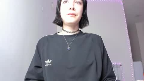 Kira online show from March 7, 2025, 5:06 pm