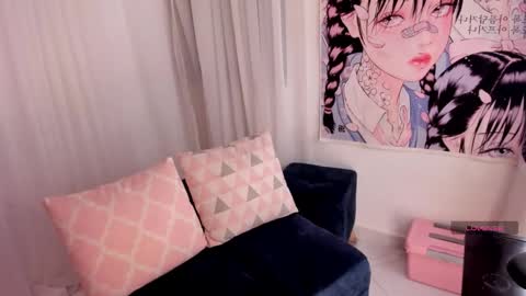 Roxana  independent model can you help me reach 100 hands up uwu online show from March 17, 2026, 11:52 pm