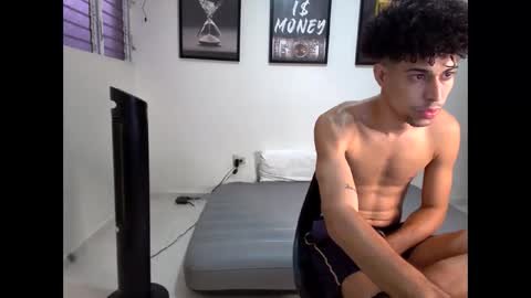 Snapshot of dollarhot30 chatting on October 20, 2025, 10:27 am DollarHot30 online show from October 20, 2025, 10:27 am