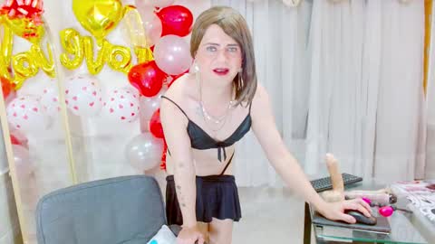 ilona online show from February 15, 2026, 7:54 pm