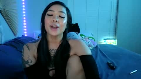 Snapshot of dolllface chatting on February 8, 2025, 9:35 am DOLLLFACE online show from February 8, 2025, 9:35 am