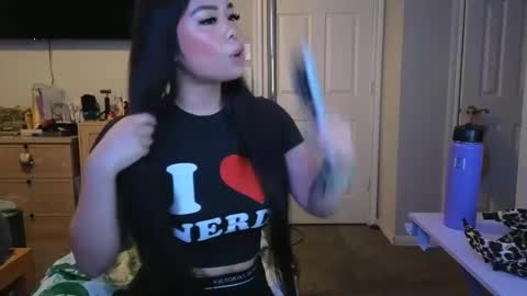 Snapshot of dolllface chatting on February 28, 2025, 1:26 am DOLLLFACE online show from February 28, 2025, 1:26 am