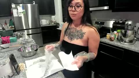 Snapshot of dolllface chatting on November 27, 2025, 6:59 am DOLLLFACE online show from November 27, 2025, 6:59 am