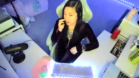 Snapshot of dolllface chatting on February 15, 2026, 5:04 am DOLLLFACE online show from February 15, 2026, 5:04 am