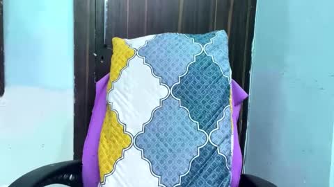 dollmeenu online show from April 24, 2026, 4:31 pm