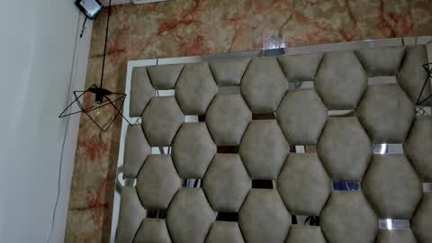   online show from October 31, 2025, 11:22 am