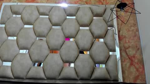   online show from November 1, 2025, 11:34 am