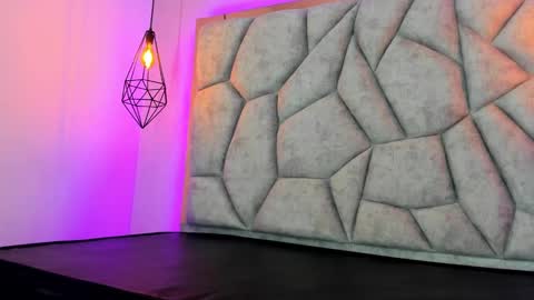   online show from November 3, 2025, 12:28 pm