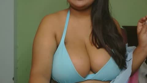 dolly_2 online show from April 11, 2026, 4:06 am