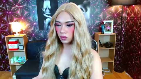 dolly_sweet_sabrina online show from February 23, 2025, 7:28 pm