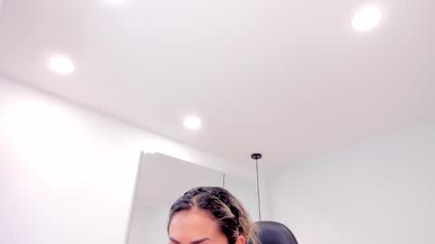 dolly walker online show from January 21, 2025, 8:19 am