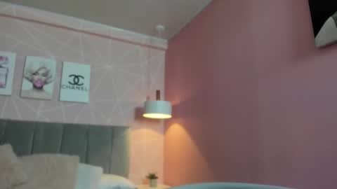 Call me Zoe  online show from September 24, 2025, 9:51 pm