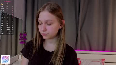 Snapshot of dollyburruss chatting on October 15, 2025, 6:08 pm Emilia online show from October 15, 2025, 6:08 pm