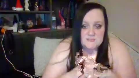 Snapshot of dollydarkside chatting on February 28, 2026, 12:33 am dollydarkside online show from February 28, 2026, 12:33 am