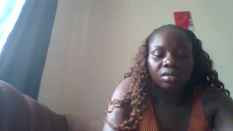 Snapshot of dollyvee chatting on May 5, 2026, 12:02 pm dollyvee online show from May 5, 2026, 12:02 pm