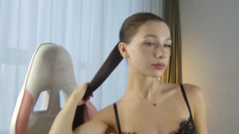 Dolly online show from September 24, 2025, 6:28 am