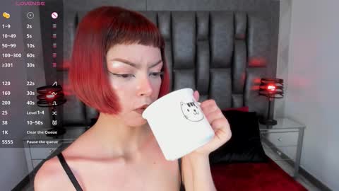 Snapshot of dolyconor chatting on October 2, 2025, 8:27 pm Dolly online show from October 2, 2025, 8:27 pm