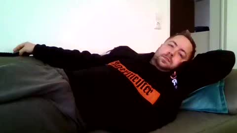 Snapshot of dombio_12 chatting on November 16, 2025, 1:28 pm dombio_12 online show from November 16, 2025, 1:28 pm